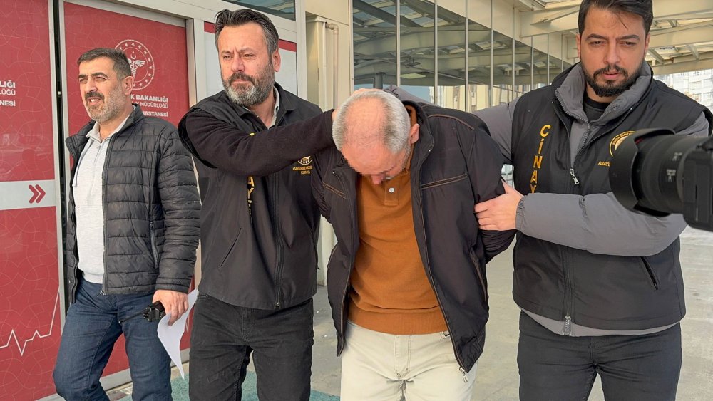 Konya'da çöken 4 katlı binayı yapan müteahhit gözaltında