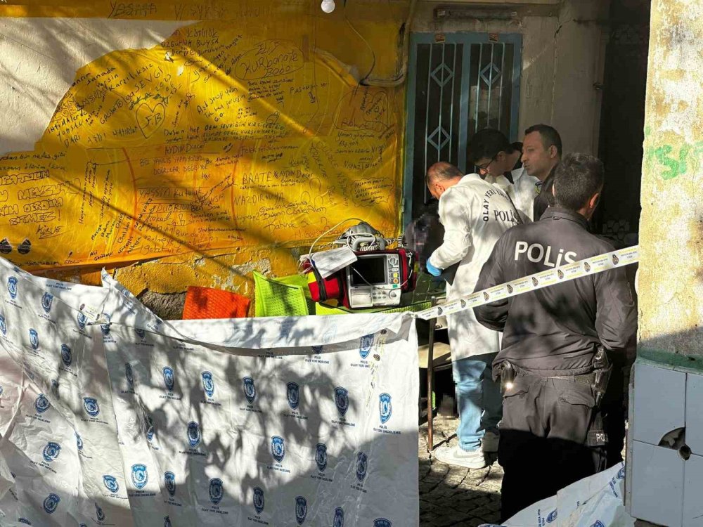 Sandalyede oturur halde ölü bulundu