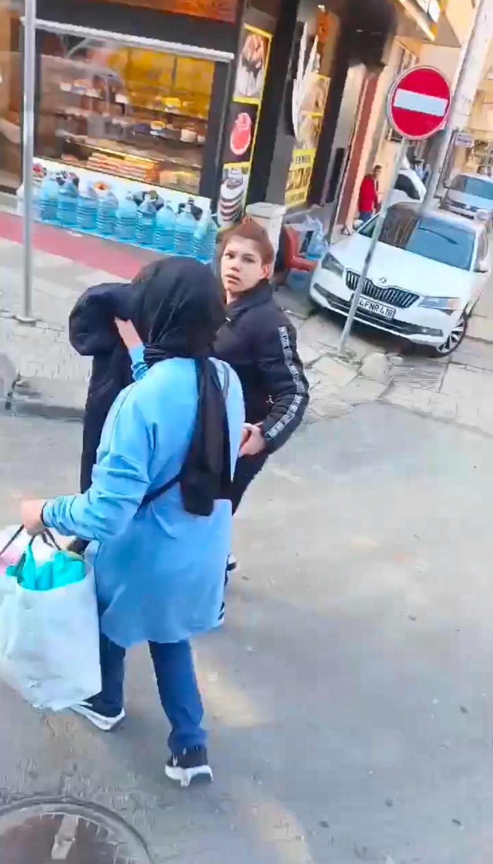 'Stres yüzünden doğuracağım' diyerek indi