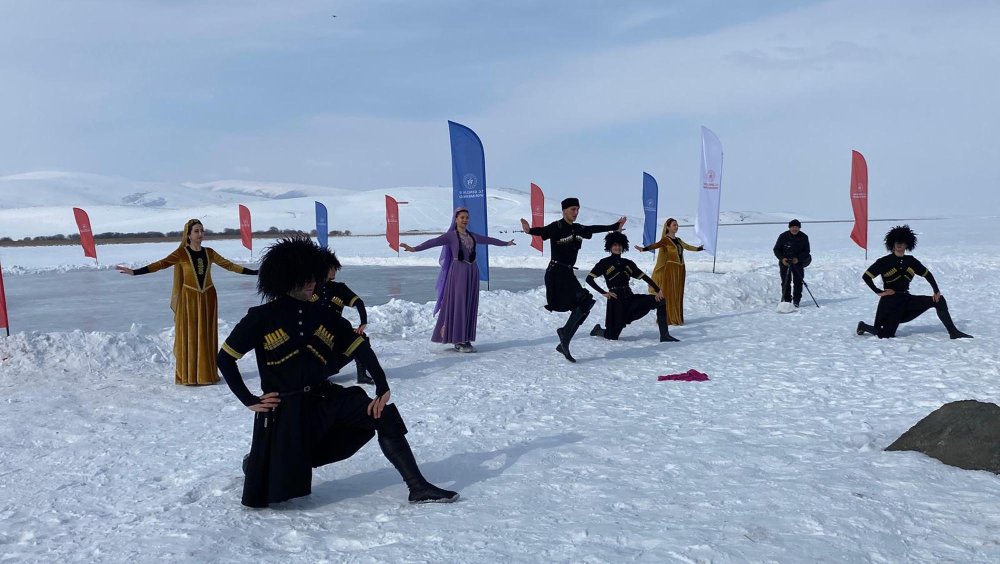 Bu şenlik bir başka! Sadece buz