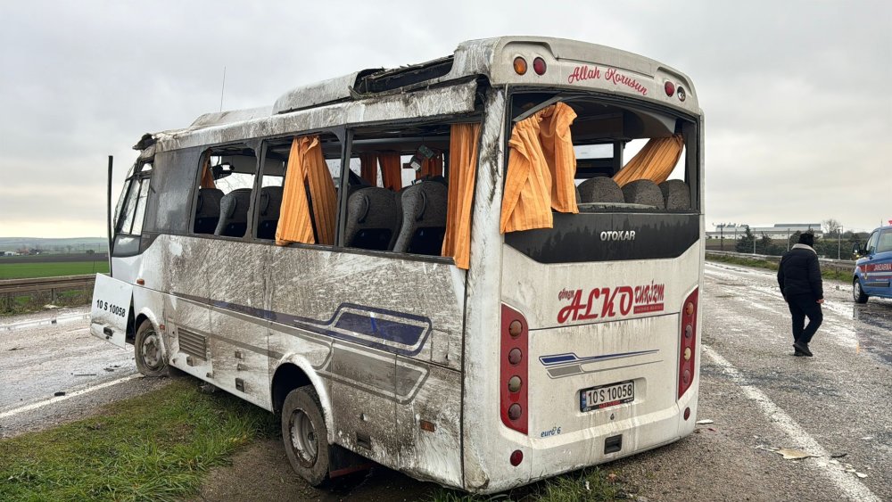 İşçi midibüsünde feci kaza! 18 yaralı