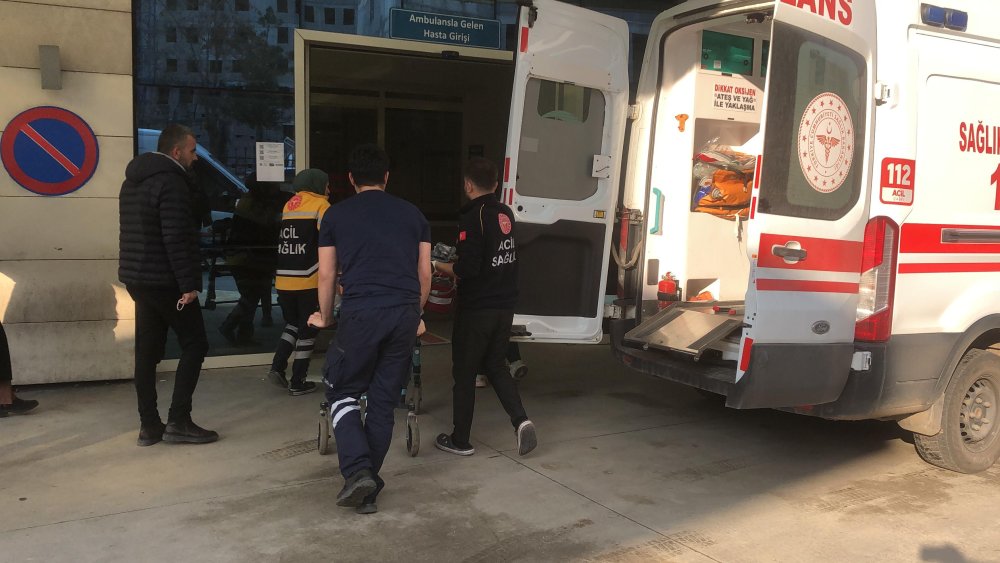 Köpeğe çarpmamak içindi... 3 yaralı