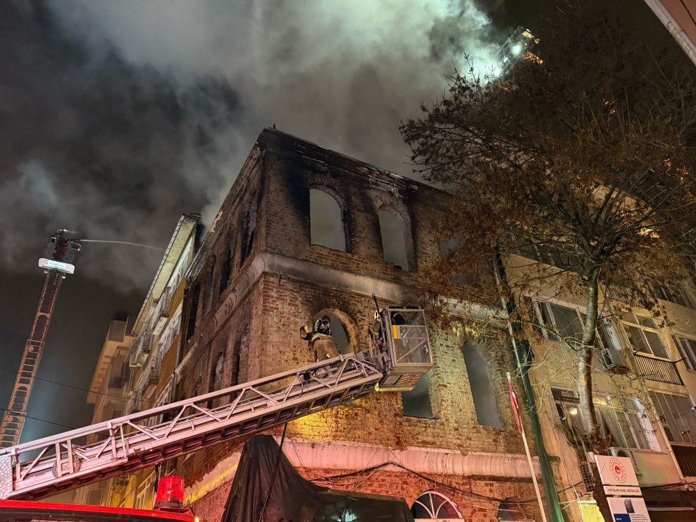 Tarihi karakolda yangın! 1 ölü