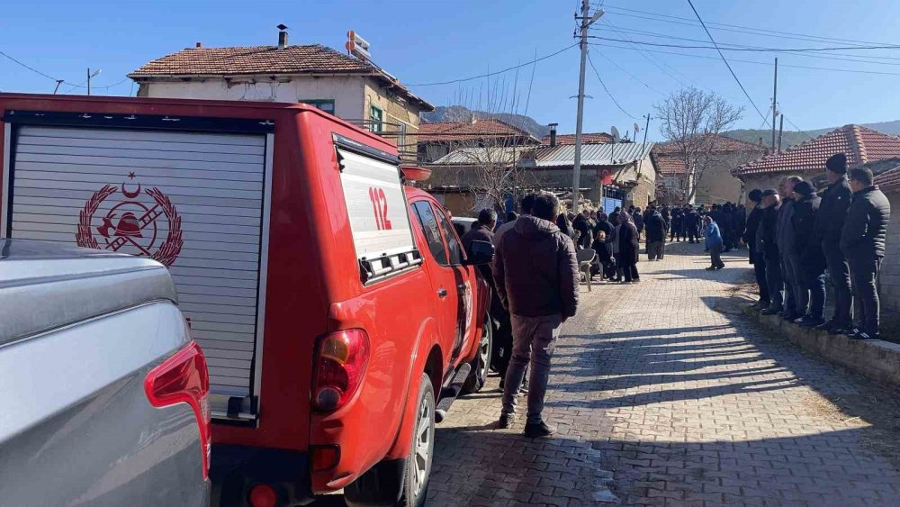 Bir anlık dalgınlık... Yem karma makinesi can aldı