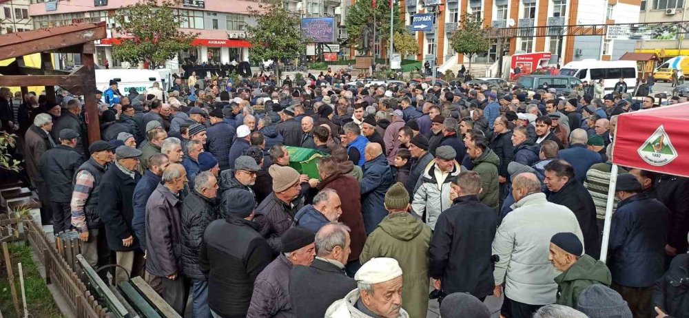 Görev yaptığı camiden cenazesi kaldırıldı