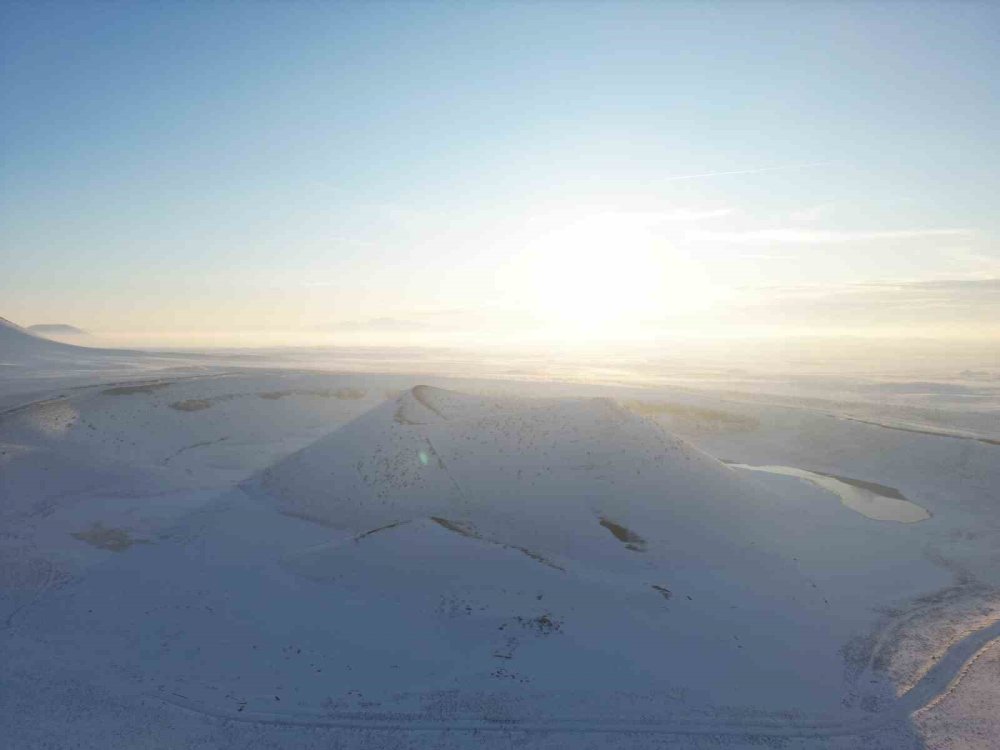 Kar yağışıyla birlikte Konya'nın jeolojik mirasında eşsiz manzara