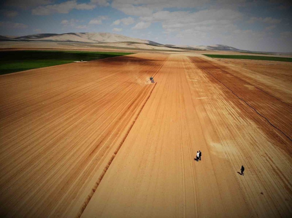 Konya'da kar yağışı çiftçiyi umutlandırdı