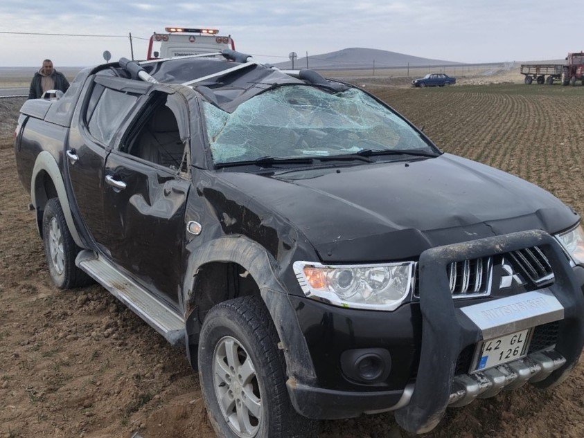 Konya'da kontrolden çıkan pikap takla attı! Yaralılar var