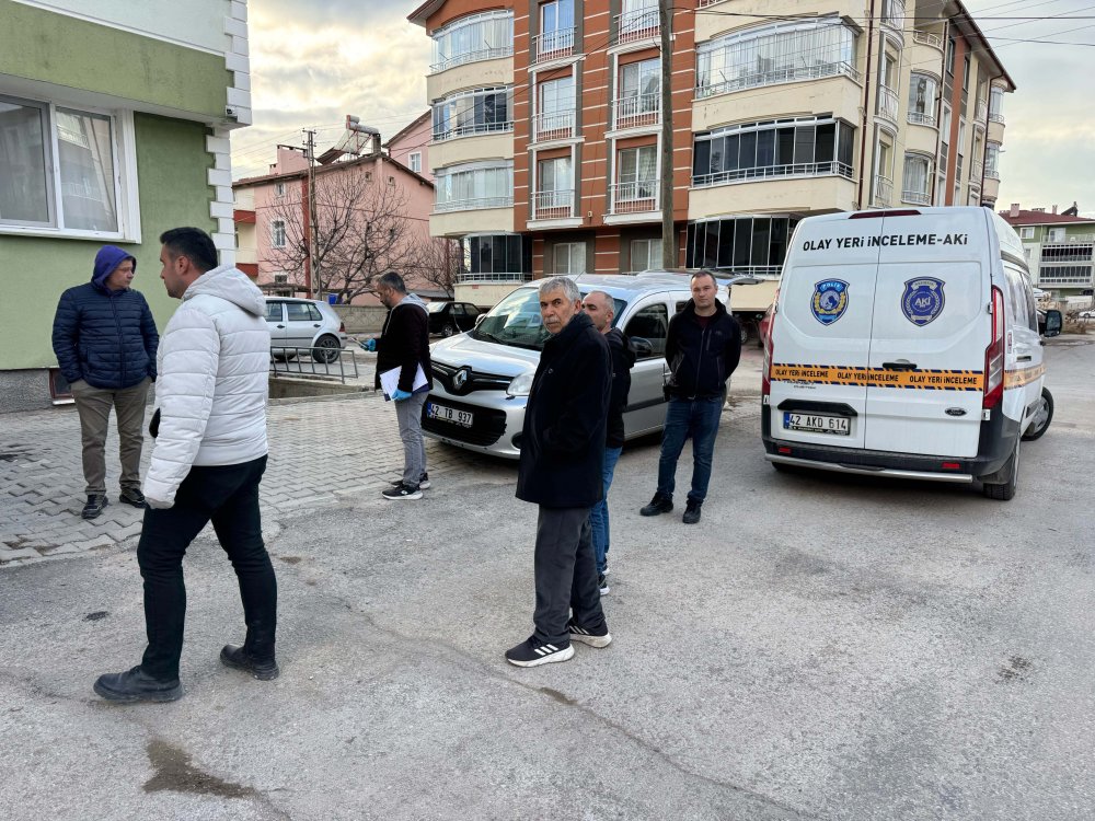 Banyoda başına sert cisimle vurularak öldürülmüş halde bulundu: 3 arkadaşı tutuklandı