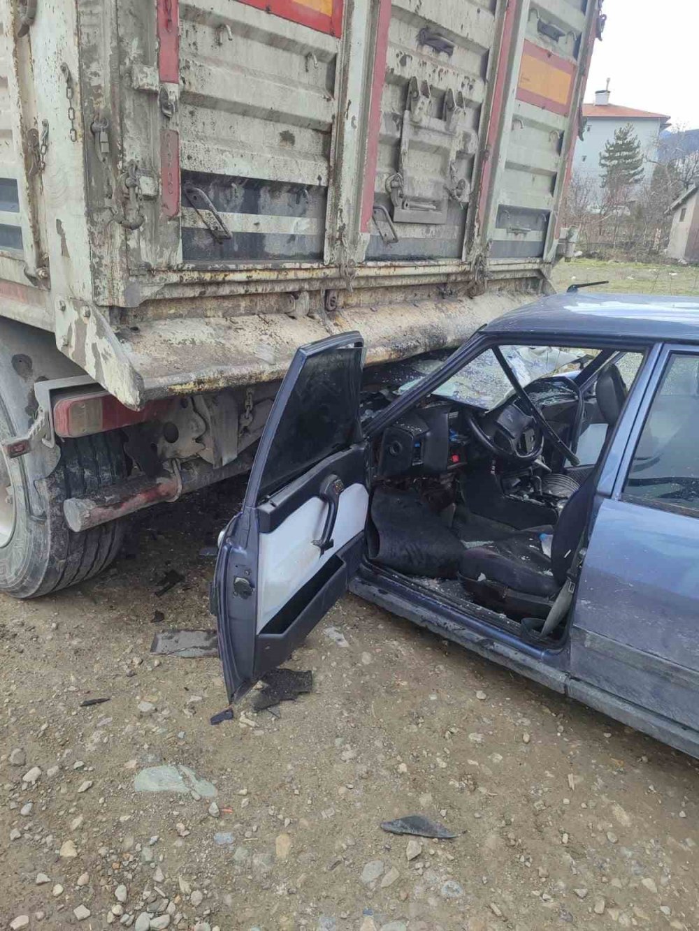 Afyonkarahisar-Konya karayolundada kaza: 1 ölü, 2 yaralı