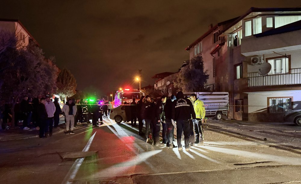 Denizli'de kamyonet ile otomobilin çarpışması kamerada: 1 ölü, 4 yaralı