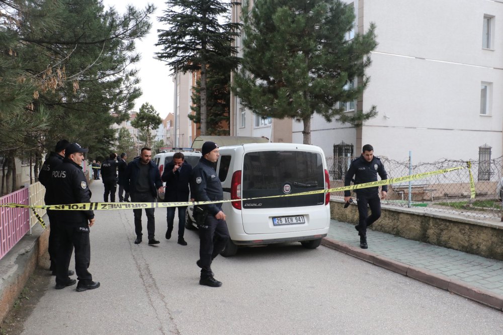 Eşini 14 bıçak darbesiyle öldürdü! Onu çok seviyordum