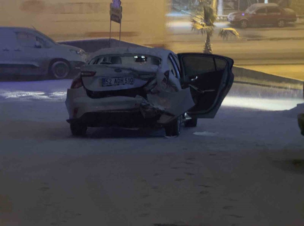 Ordu’da kayan otomobil önündeki otomobile çarptı: 6 yaralı