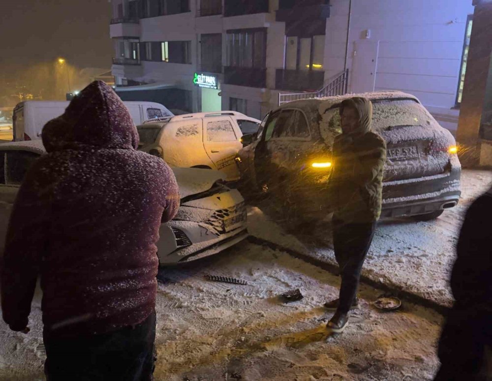 Ordu’da kayan otomobil önündeki otomobile çarptı: 6 yaralı