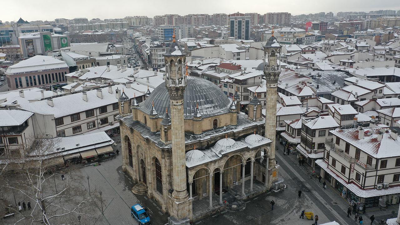 aziziye-camii-trt-haber-1546412.jpg