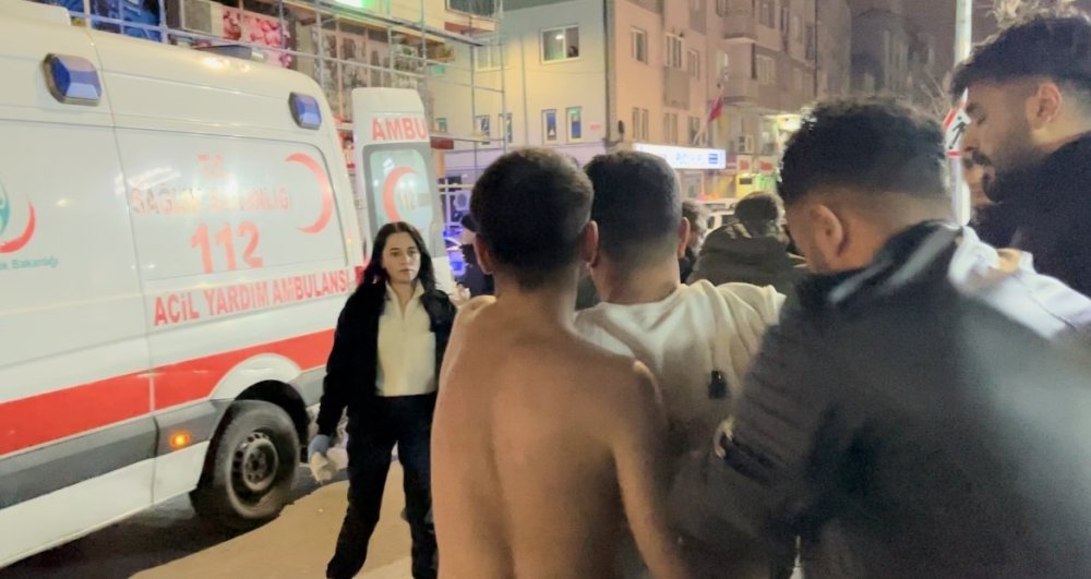 Esnaf tartışmasında bıçaklar konuştu : 2 yaralı