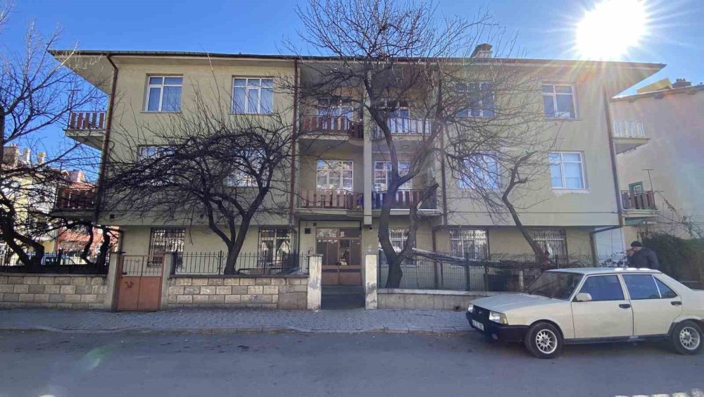 Konya'da kadın kocasını bıçaklayarak öldürdü!