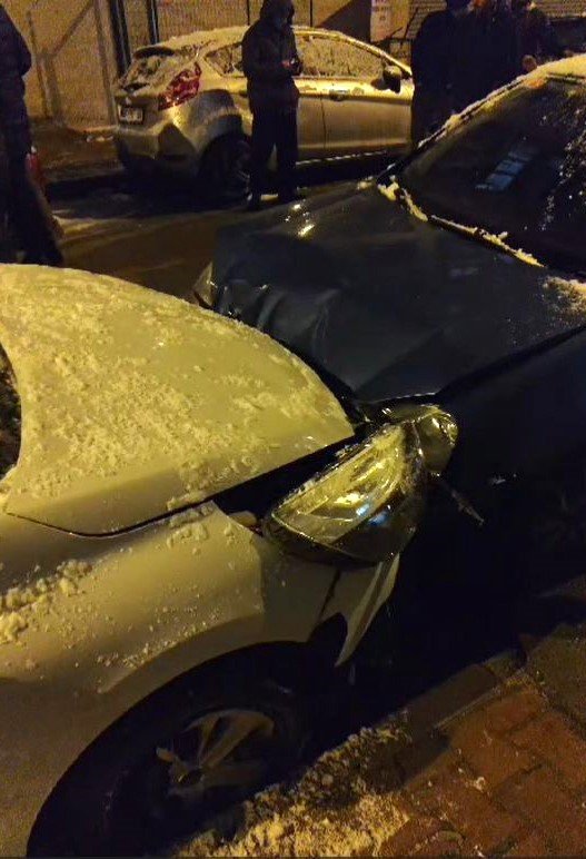 Sürücü 7 araca çarptı: Mahalleliden meydan dayağı