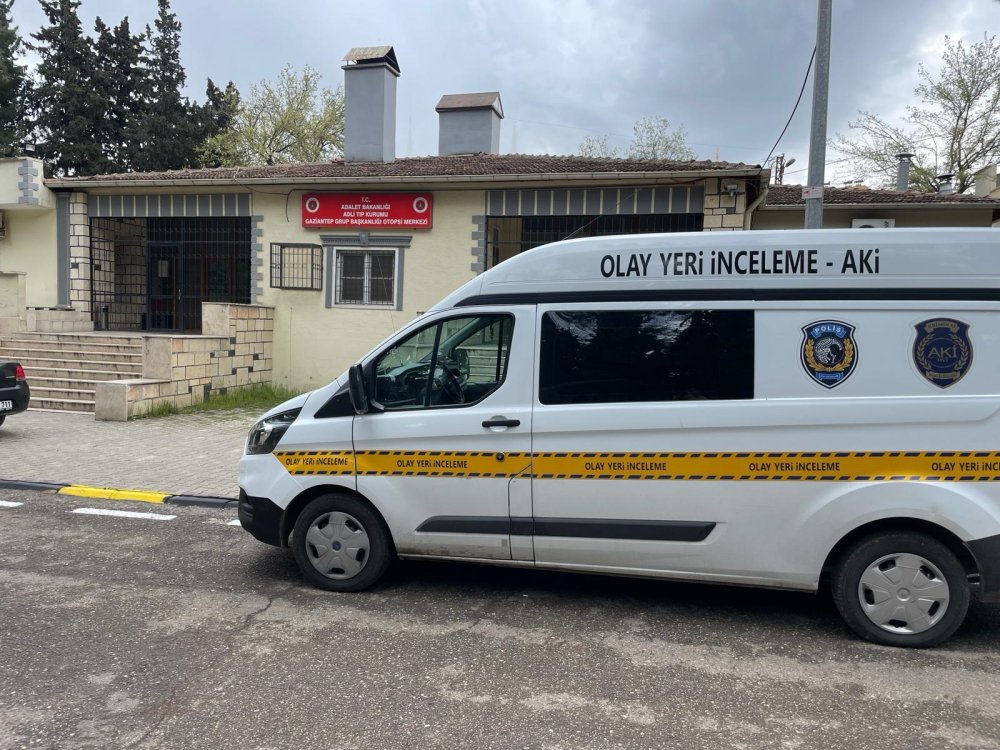 Boşandığı eski eşini bıçaklayarak hayattan kopardı