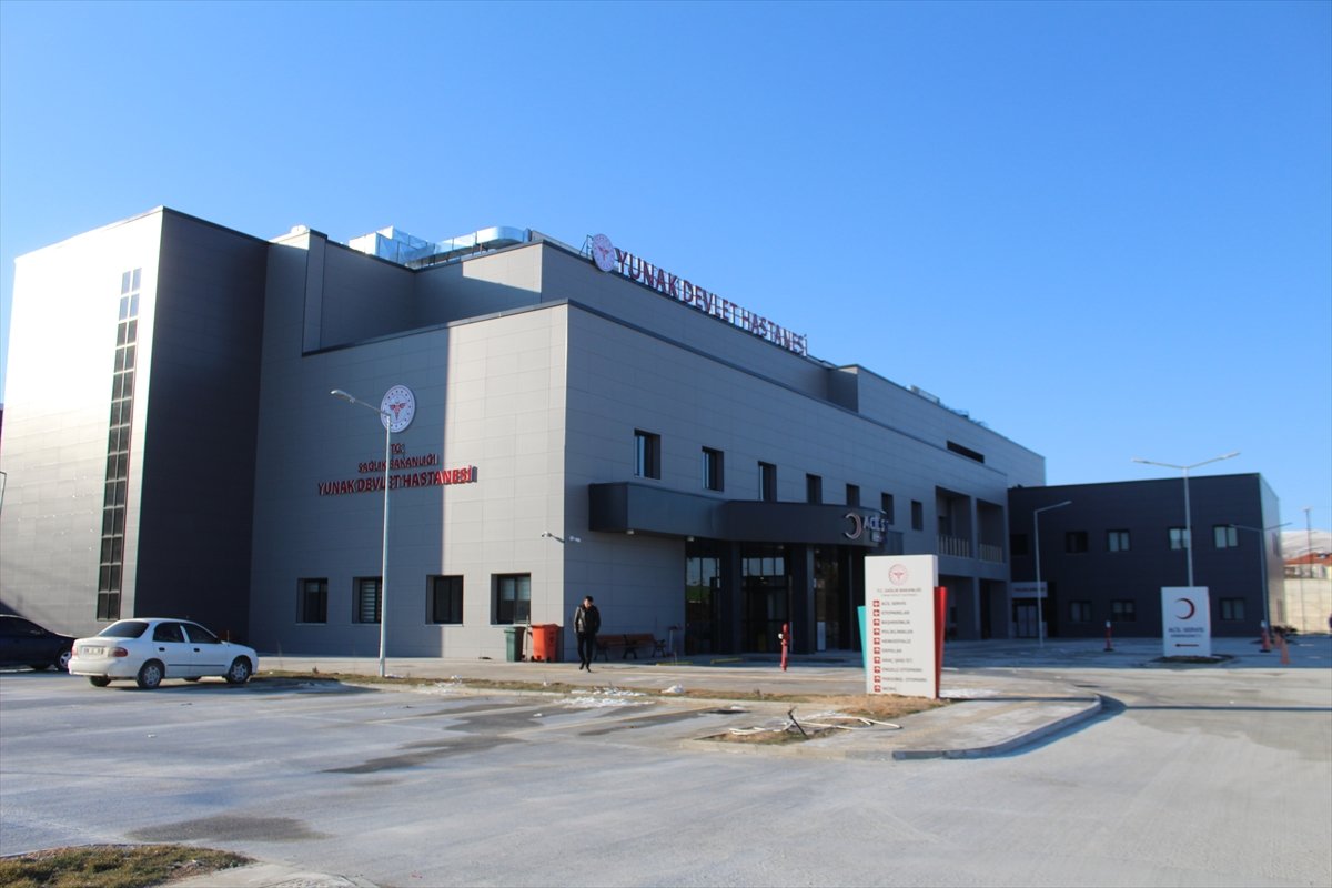 yunak-devlet-hastanesi-1.jpg