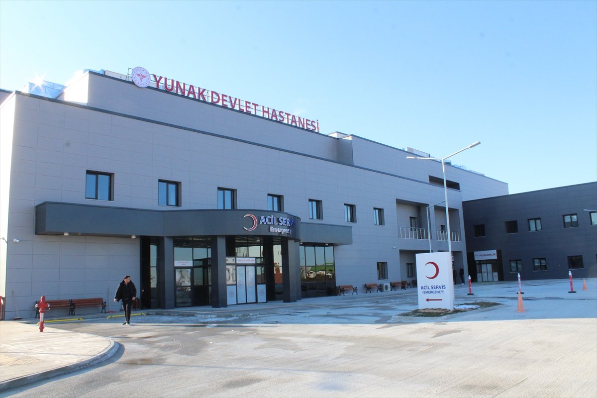 yunak-devlet-hastanesi-2.jpg