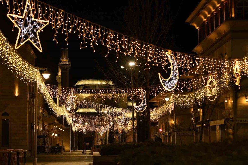 Konya’da cadde ve çarşıları ramazana hazır