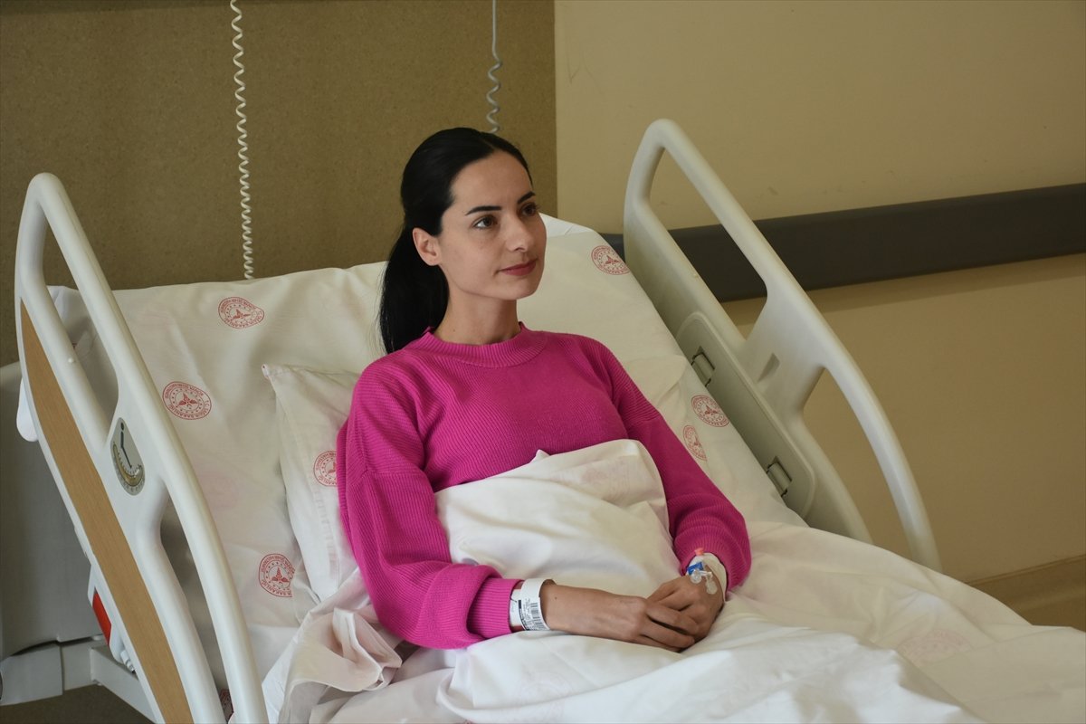 bagirsagi-sikistigi-icin-yemek-yiyemeyen-kadin-ameliyatla-sikayetlerinden-kurtuldu-4.jpg