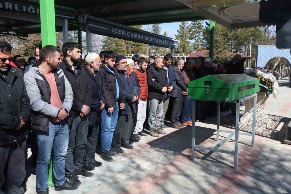 Konya'da bir babanın en acı yükü... Son yolculuklarına uğurlandılar