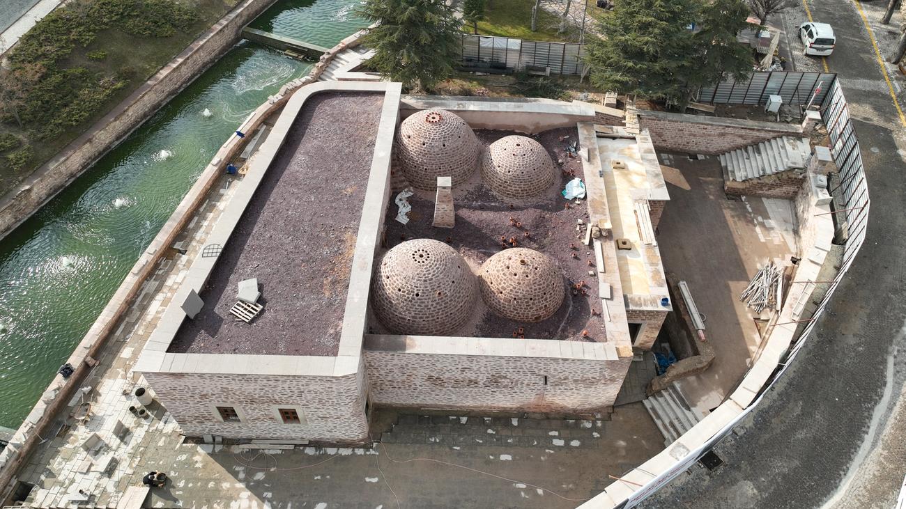 tarihi-hamam-restore-ediliyor-4.jpg