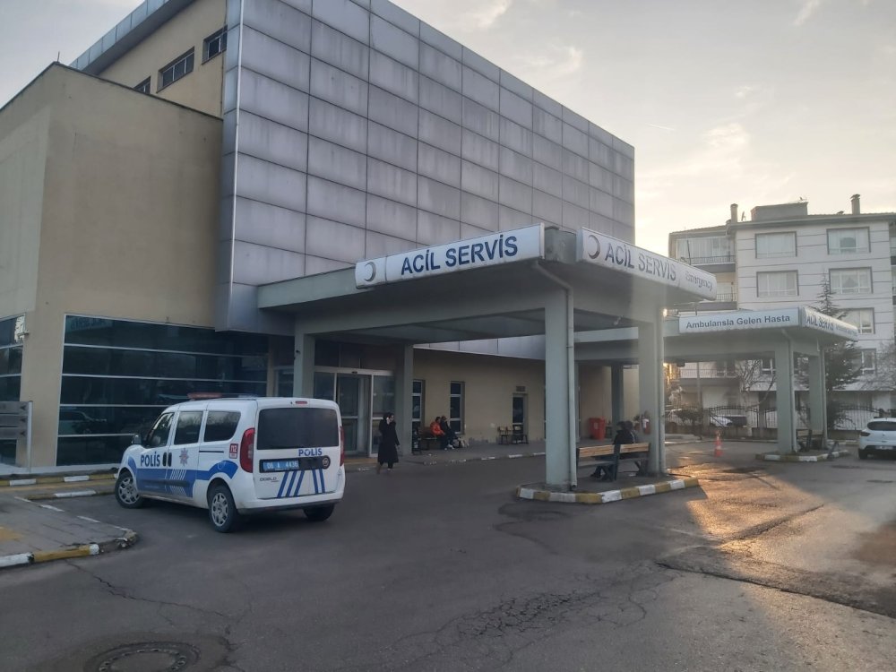 İftar için horoz keserken kendini yaraladı; kan kaybından öldü