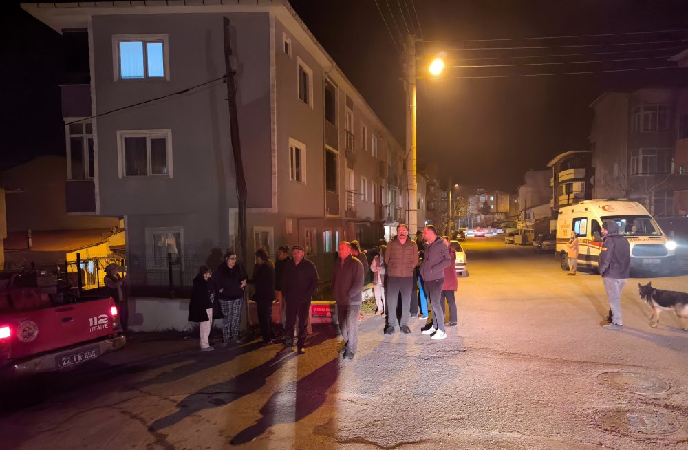 Komşusunda iftardayken evinde yangın çıktı