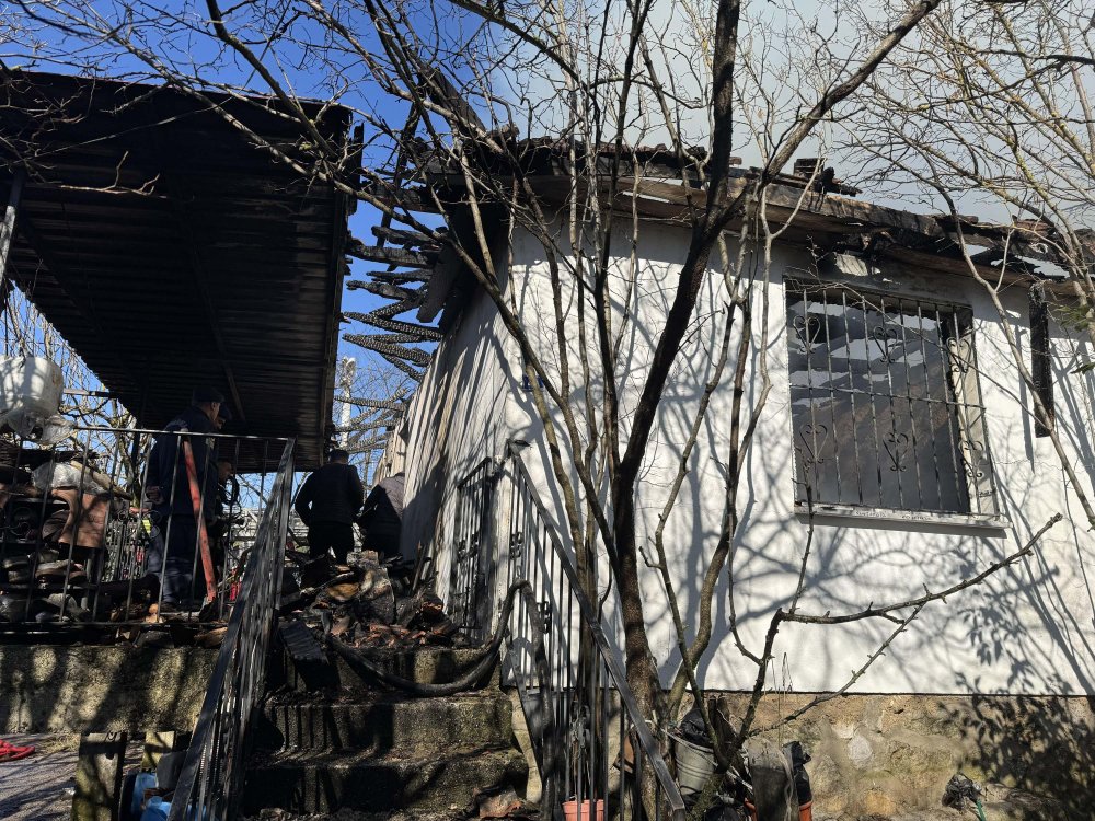 Sobadan çıkan yangın yaşlı çifti hayattan kopardı