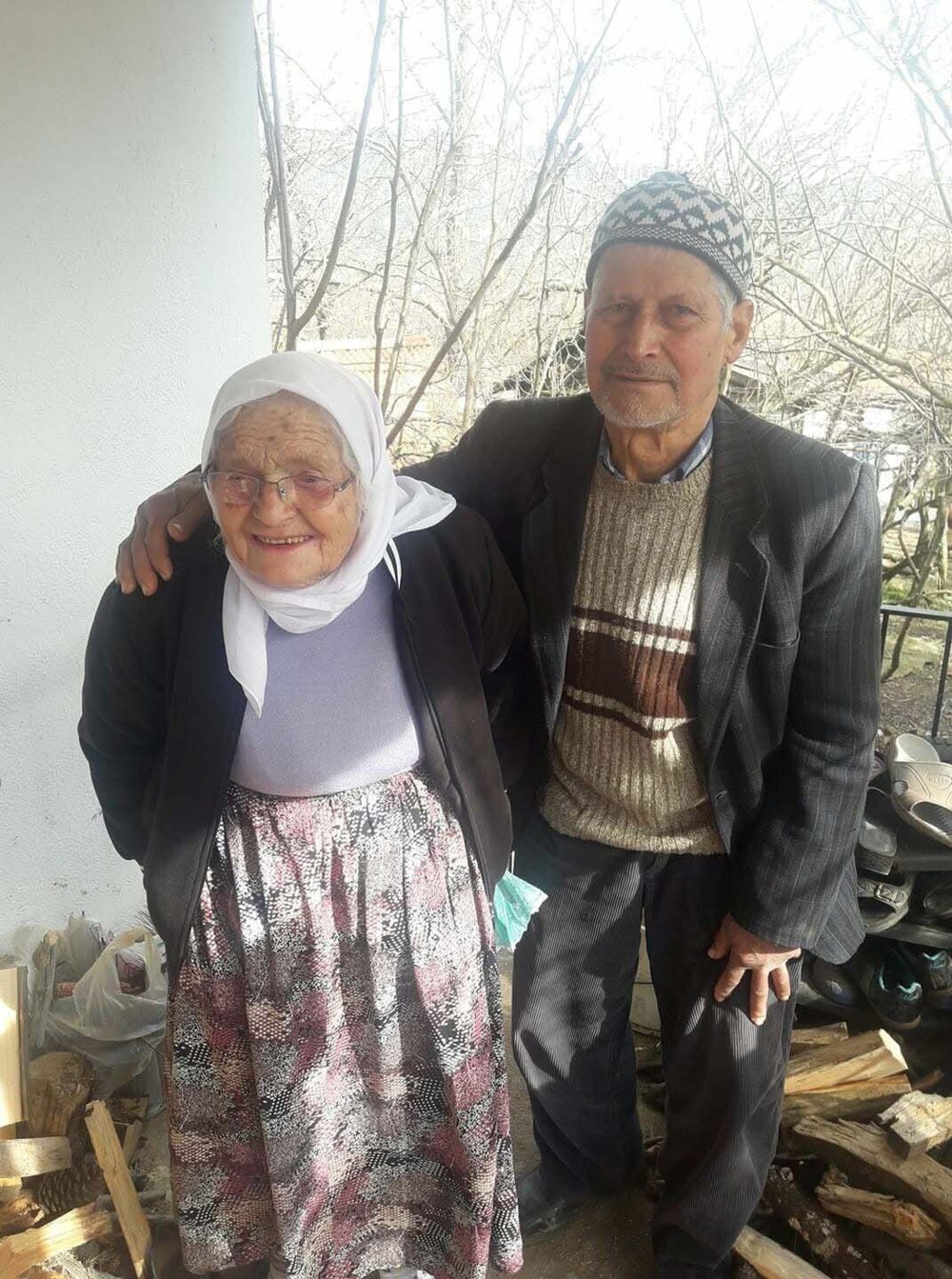 Sobadan çıkan yangın yaşlı çifti hayattan kopardı