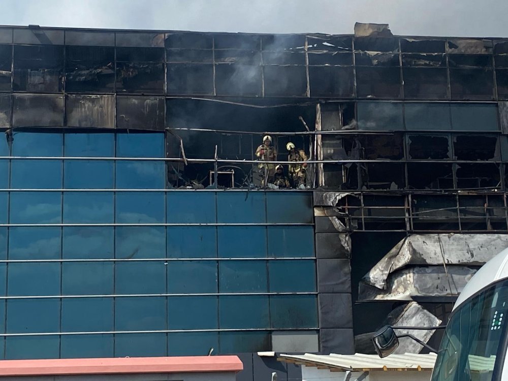 Yatak fabrikasında yangın! Kullanılmaz hale geldi