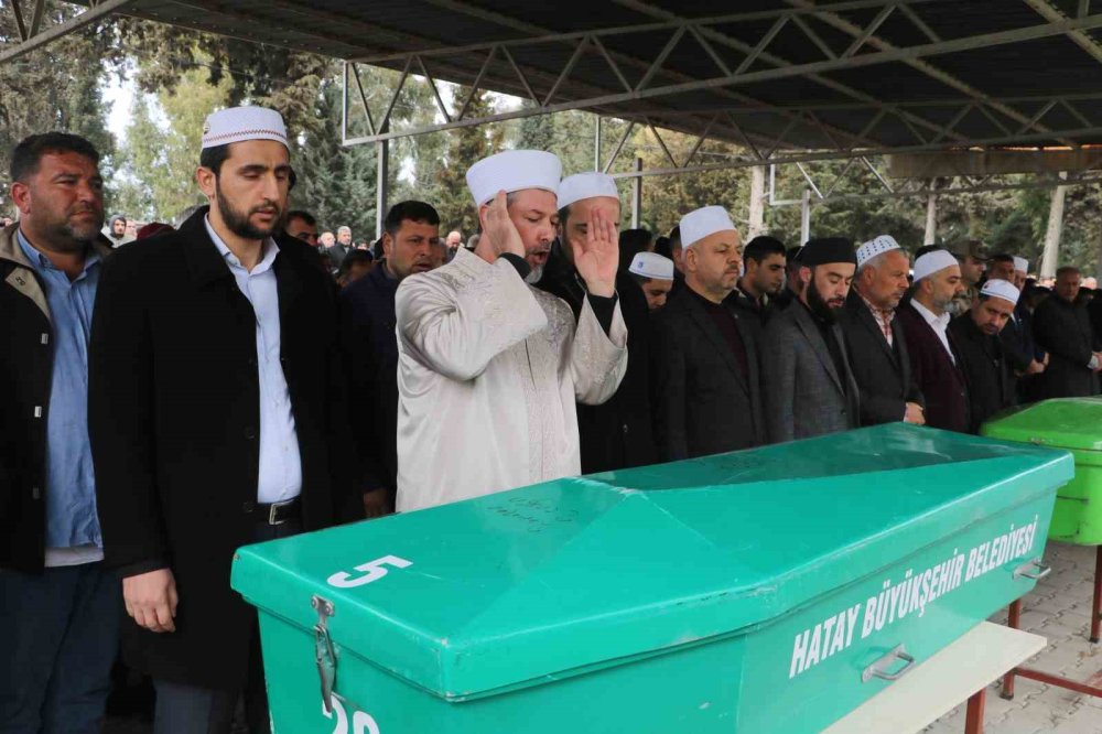 Feci kazada ölen 6 kişiye veda