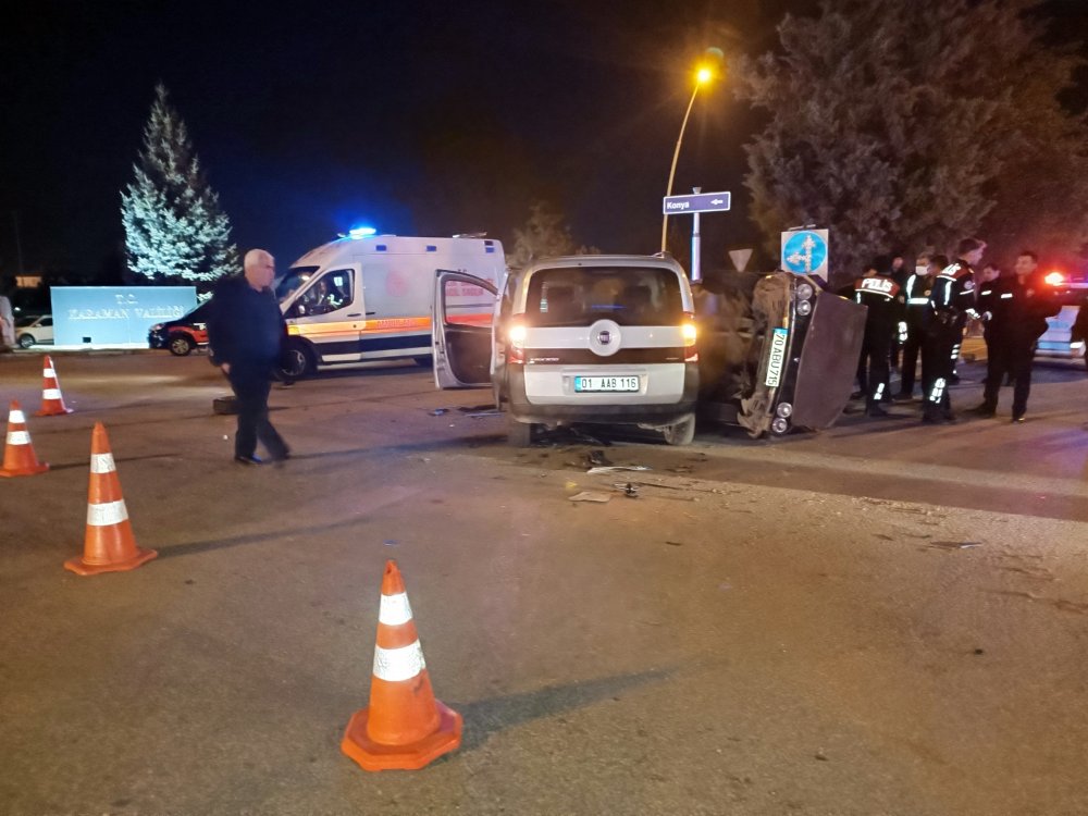 Karaman'da otomobil ile hafif ticari araç çarpıştı: 4 yaralı