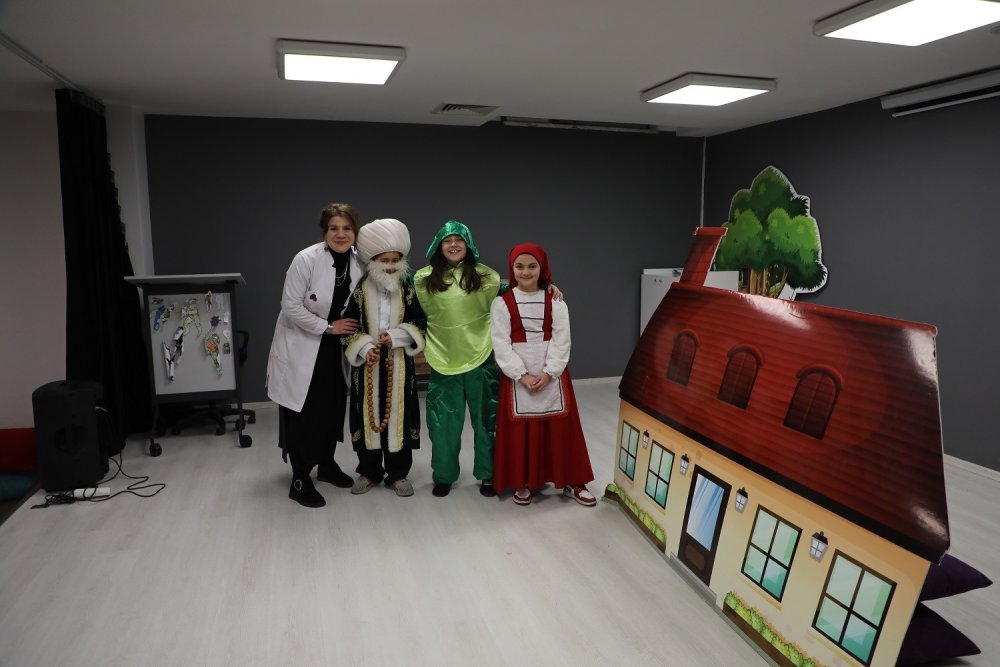 Konya'da gençlerin geleceğine ışık tutuyorlar