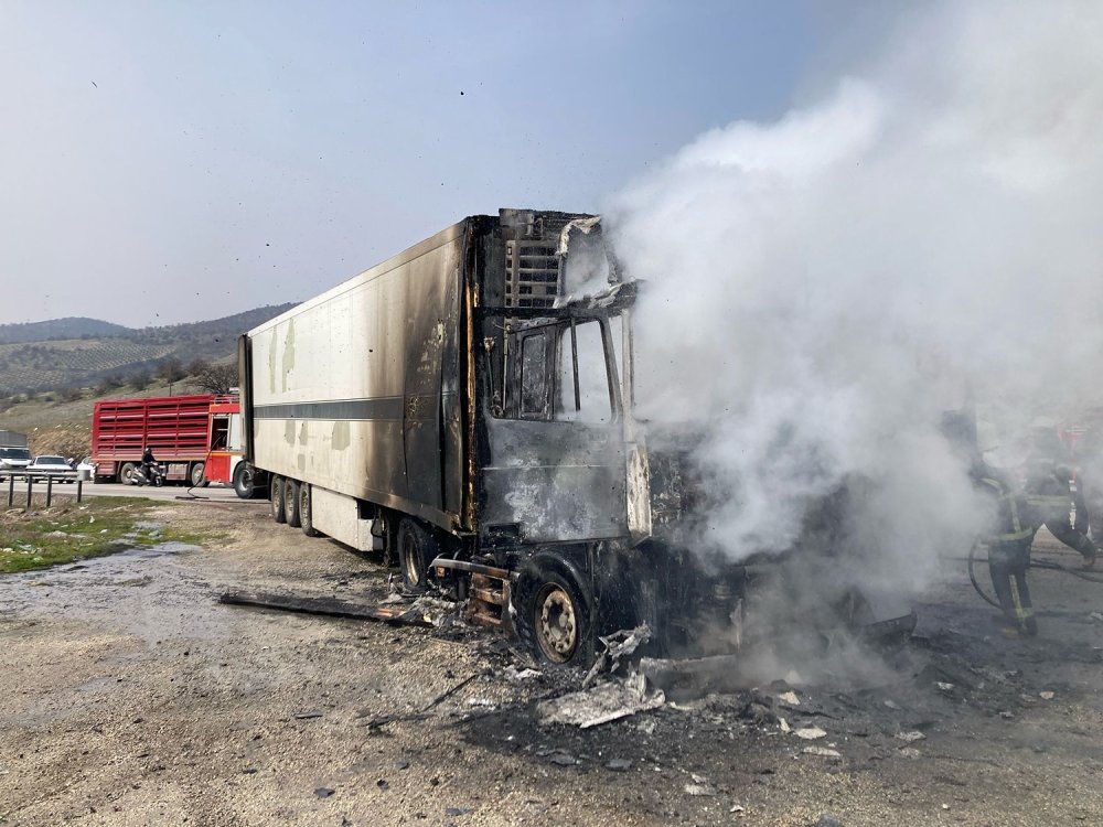 Seyir halindeyken küle döndü