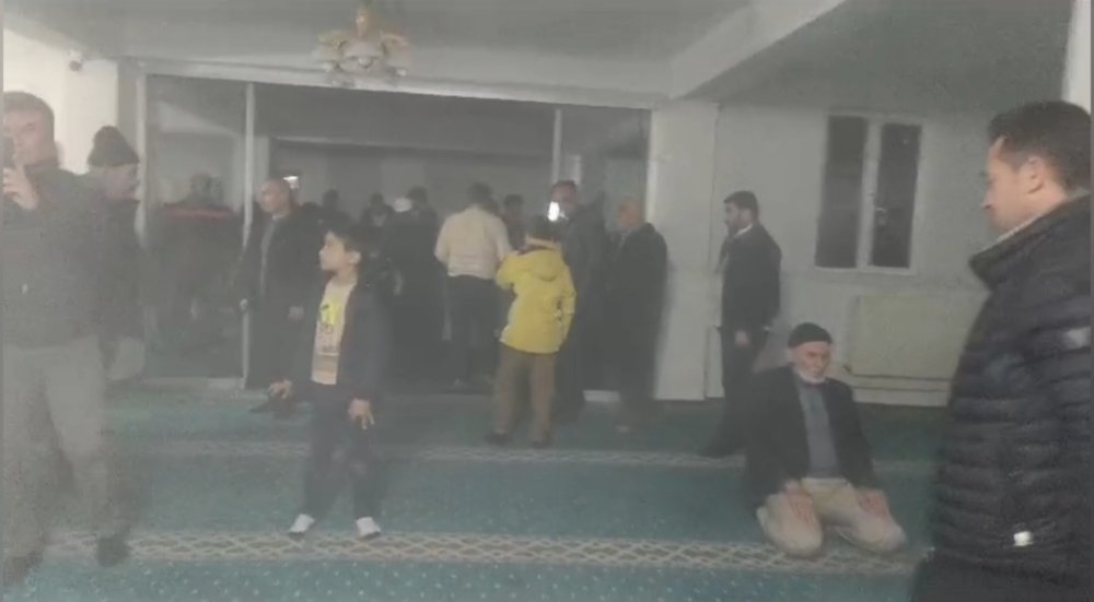 Teravihte yangın çıktı!