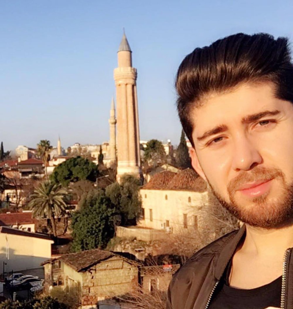 Gaspçıların darbettiği paramedik, yaşam savaşını kaybetti