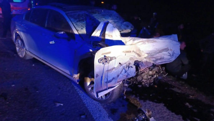 Şanlıurfa'da iki otomobil kafa kafaya çarpıştı: 4 ölü