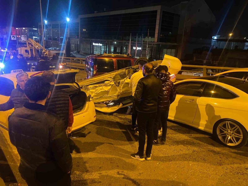 Ankara’da 9 araçlı zincirleme kaza: 4 yaralı