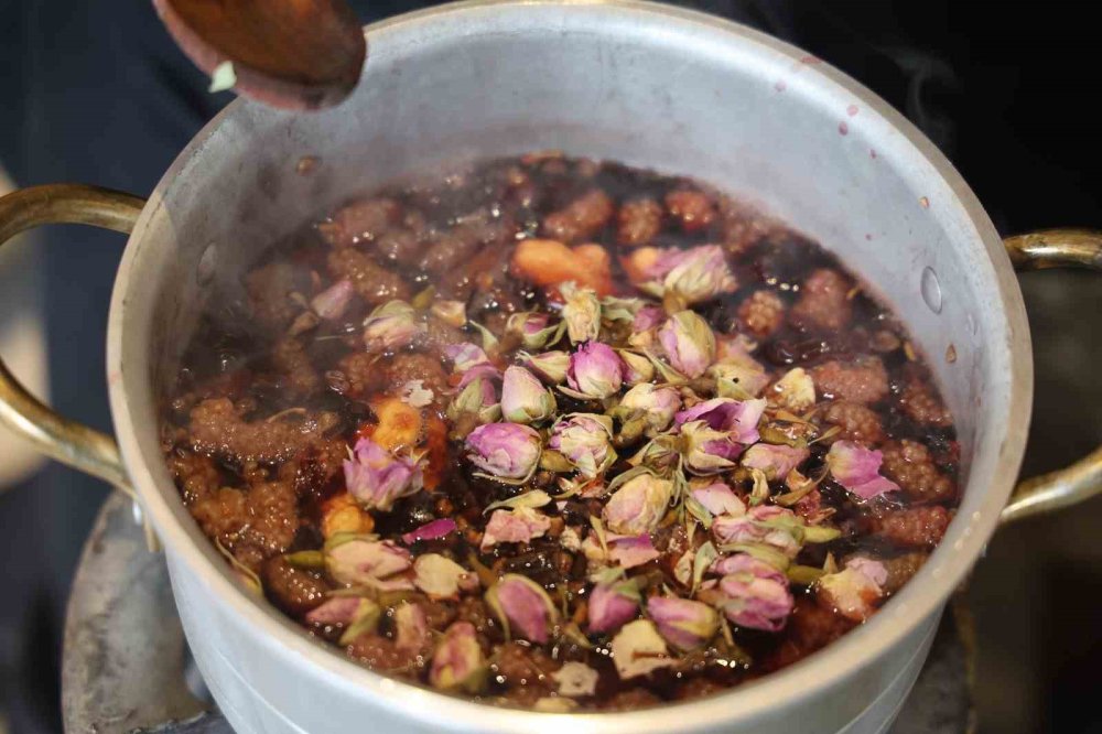 7'den 70'e herkes tüketebilir... Osmanlı’dan günümüze uzanan 8 karışımlı şerbet!