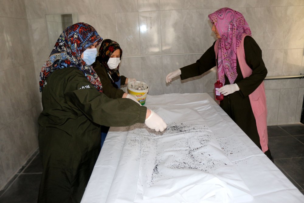 Kadın gassalları mesleklerini anlattı