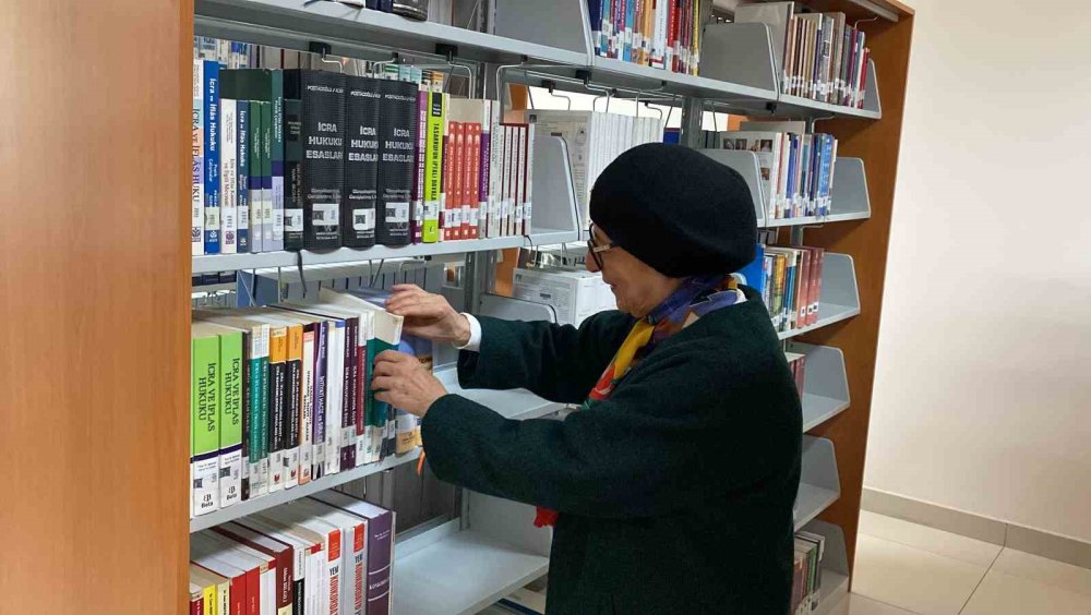 Konya'da 66 yaşındaki üniversite öğrencisinin şaşırtan hikayesi