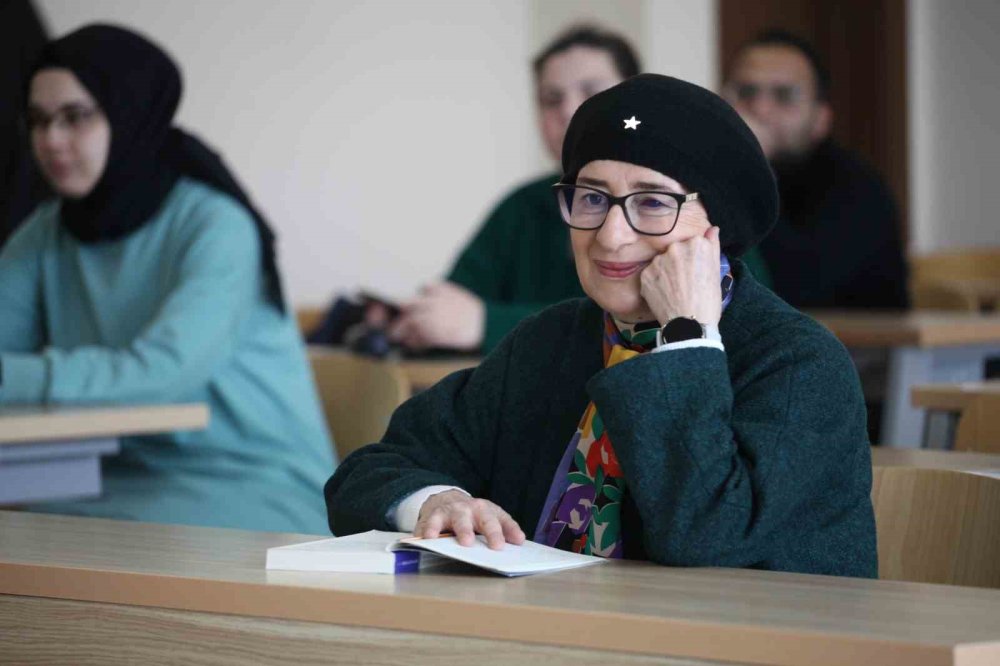 Konya'da 66 yaşındaki üniversite öğrencisinin şaşırtan hikayesi