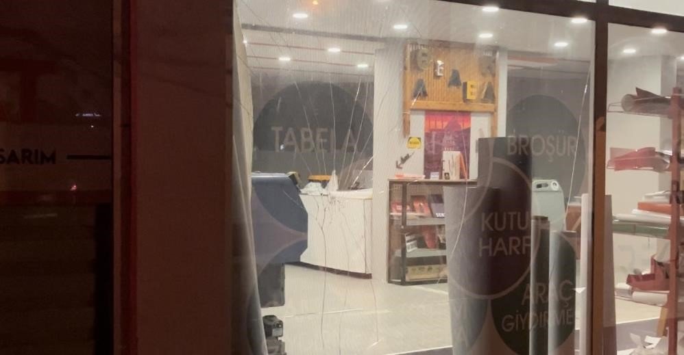 Otomobille gelip kurşun yağdırdılar