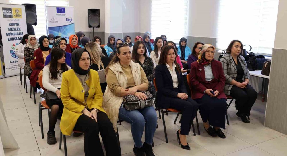 Konya'da İş’te Kadın Söyleşisi gerçekleştirildi