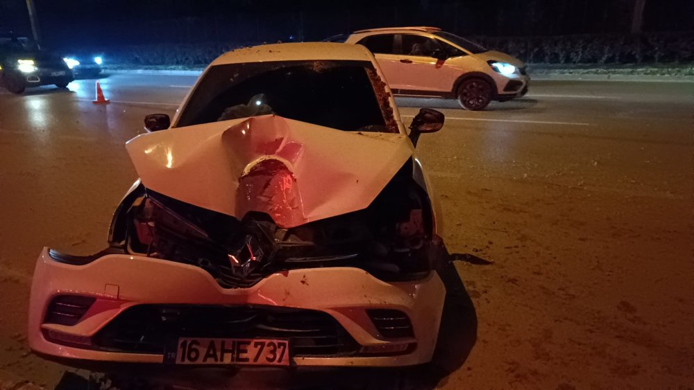 Bursa'da 3 aracın karıştığı zincirleme kazada 5 yaralı