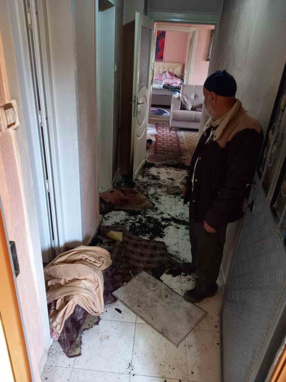 Altınları için canice öldürülen yaşlı kadın, toprağa verildi